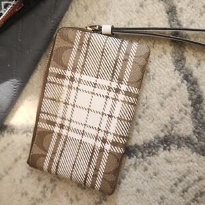 Coach wristlet wallet